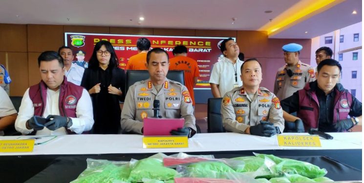 Polres Jakbar Tangkap 2 Tersangka dan Sita 14 Ribu Ekstasi Jaringan Antar Provinsi