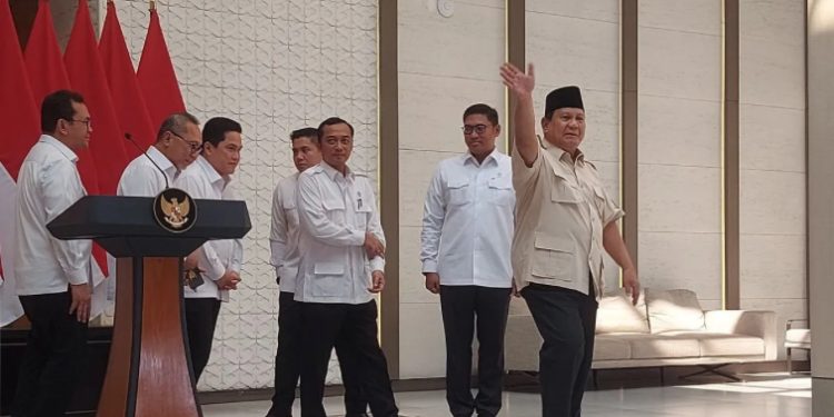 Prabowo Instruksikan Penurunan Tarif Tol dan Harga Tiket Pesawat