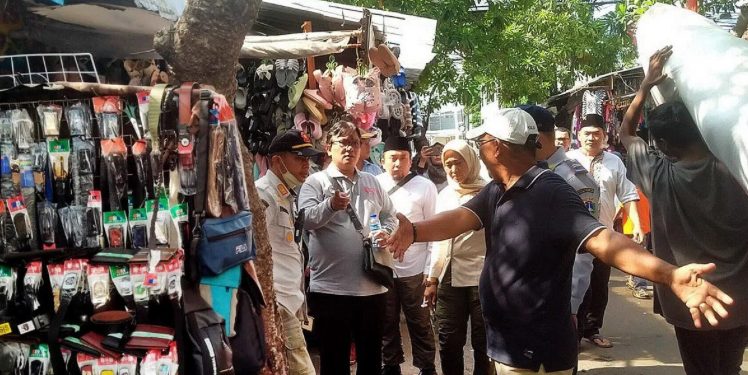 Pemkot Jaktim Imbau Pedagang Kaki Lima tak Ganggu Lalin Saat Jualan di Bali Mester
