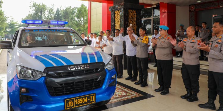 Dihibahkan Mobil, Propam Sumut Diharapkan Mampu Tekan Pelanggaran Anggota