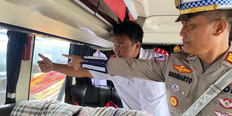 Polisi Sidak Terminal Pulo Gebang