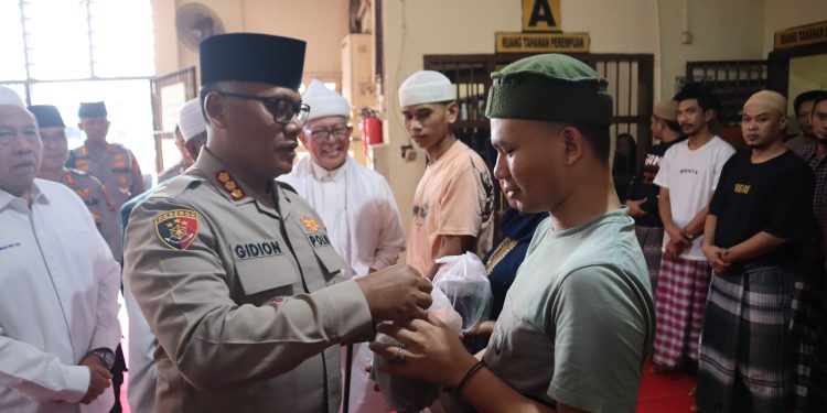 Polrestabes Medan Gelar Buka Puasa Bersama Warga RTP