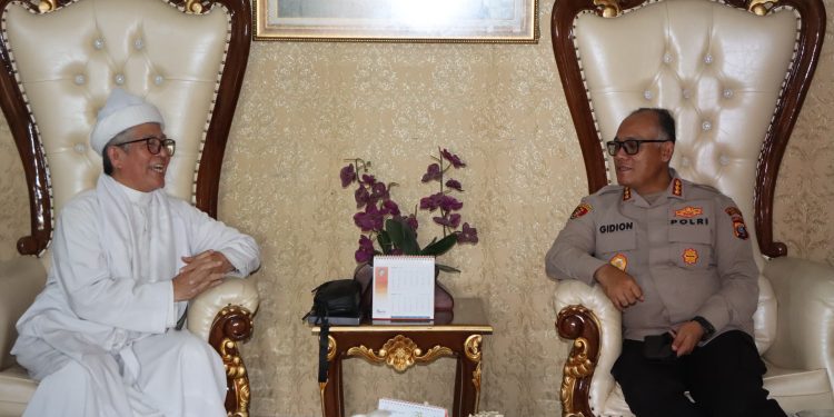 Tingkatkan Silaturahmi, Kapolretabes Medan Sowan ke Tokoh Agama