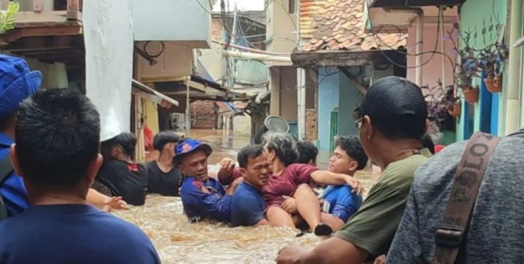 Ketinggian Air di Kebon Pala Mencapai 3 Meter