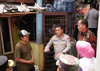 Kapolda PMJ Sambangi Lokasi Pengungsian Warga Terdampak Banjir di Pancoran