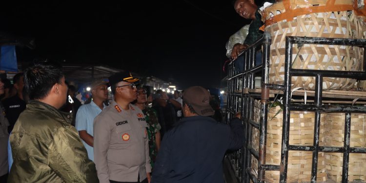 Kapolrestabes Medan Cek Ketersedian & Harga Bahan Pokok Pasar Induk Tuntungan