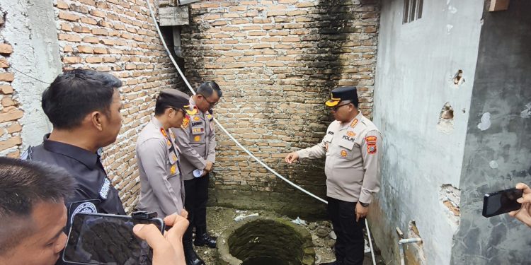 Terbakar Cemburu, FES Bunuh dan Sembunyikan Mayat Pacar Dalam Sumur