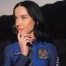 Katy Perry Kembali ke Bumi setelah Wisata ke luar Angkasa