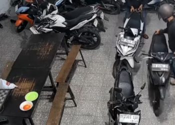 Terekam CCTV, 2 Sepeda Motor Mahasiswa Hilang dalam Kosan di Tembung