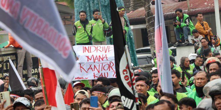 Demo di Depan Kantor Gubsu, Ini Tuntutan Pengemudi Ojol