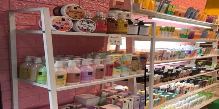 Produk Kosmetik Wajib Bersertifikat Halal setelah 17 Oktober 2025
