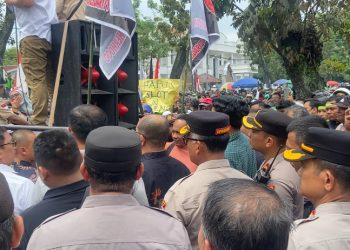 Demo Ojol di Depan Kantor Gubsu, 350 Personel Gabungan Dikerahkan