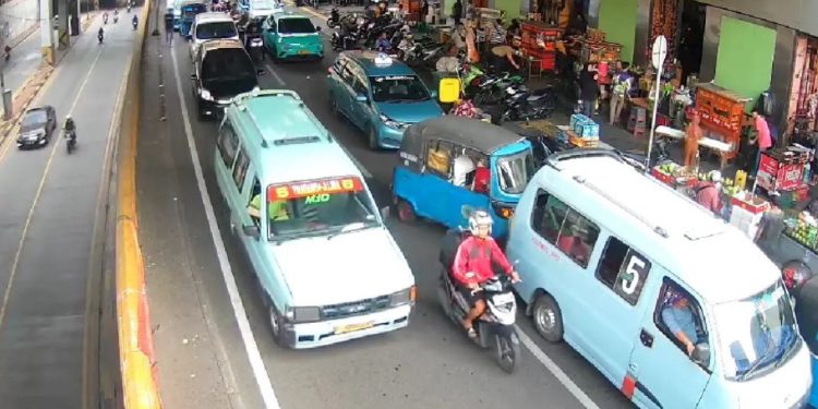 Awasi Parkir Liar di Tanah Abang, Dishub Pasang CCTV
