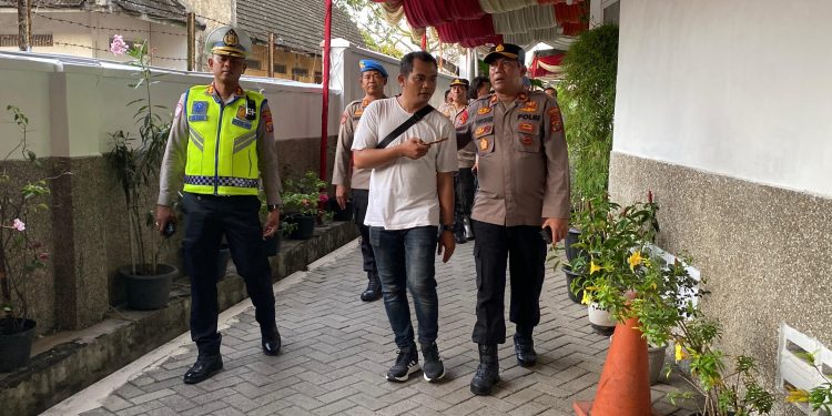1 Vihara di Medan Dijaga 6 Personel
