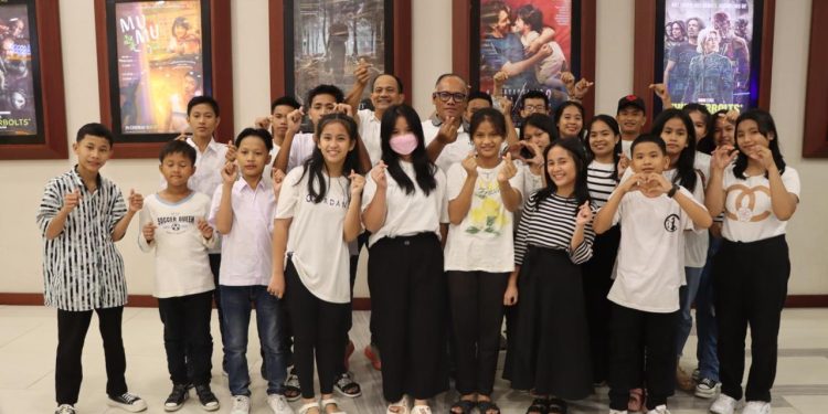 Nobar Film Sayap-sayap Patah 2, Polrestabes Medan Libatkan Anak Yatim & Wartawan
