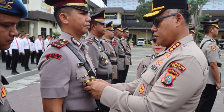 Kombes Gidion Lantik Wakapolrestabes dan Sertijab Kabag SDM, Kasi Propam hingga Kapolsek