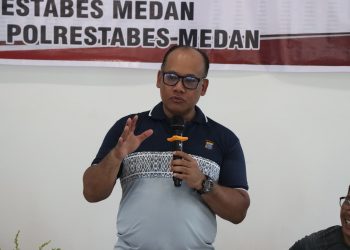 Kapolrestabes Medan Jalan Santai & Jumat Curhat di Delitua