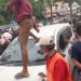 Diteriaki Maling, Mobil Putih Dirusak Warga di Medan