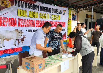 Polrestabes Medan Bagikan Daging Qurban, Kombes Gidion: Polri untuk Masyarakat