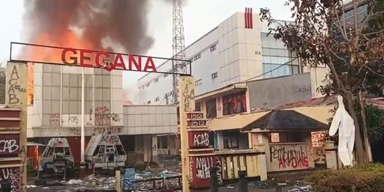 Markas Gegana di Kramat Raya Dibakar