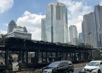 TransJakarta Hentikan Seluruh Layanan & Rute Perjalanan