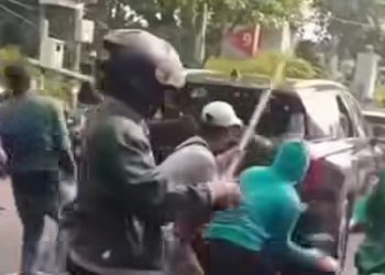 Demo DPR, Polisi Tembakkan Gas Air Mata