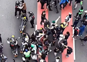 Wartawan ANTARA Dipukul Aparat saat Meliput Demo DPR