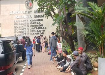 203 Anak Ditangkap Saat Demo, Orang Tua Datangi Polda Metro Jaya