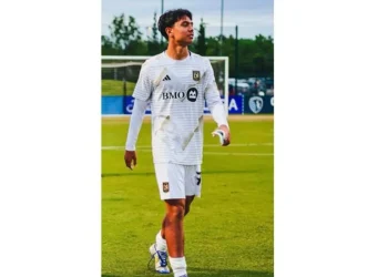 Adrian Wibowo tiba di Surabaya