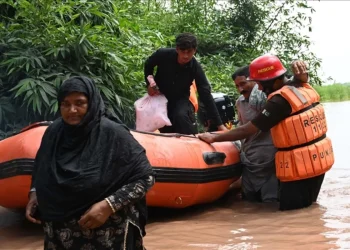 921 orang Tewas Diterjang Banjir di Pakistan