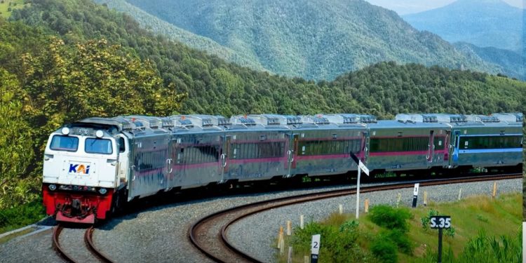325 Ribu orang Gunakan Kereta Api selama Libur Maulid