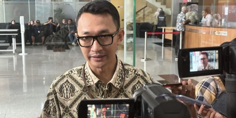 KPK Geledah Rumah Gubernur Kalbar
