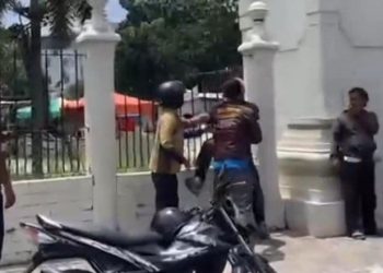 Konten Kreator Adu Jotos dengan Pengendara di Medan