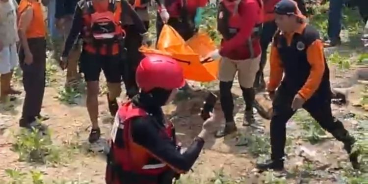 Dua Bocah Korban Tenggelam di Kali Cikarang