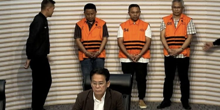 Kena OTT KPK, Gubernur Riau jadi Tersangka