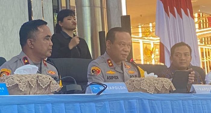 8 Orang Tersangka Kasus Tudingan Ijazah Palsu Jokowi, salah satunya Roy Suryo