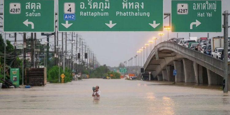 Banjir Dahsyat Landa Thailand, 126 Orang Tewas