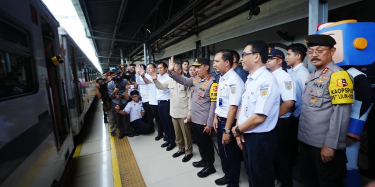 Tinjau Stasiun Senen, Kapolri Ingatkan Kesiapsiagaan Hadapi Potensi Bencana