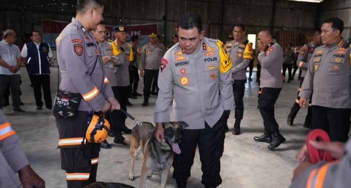 Cari Korban Banjir & Longsor, Polisi Kerahkan Anjing Pelacak