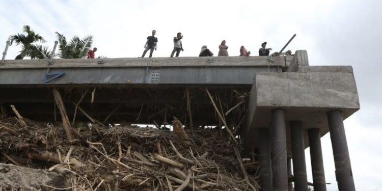 DPR Minta Kemendagri Tegas Tindak Bupati Aceh Selatan