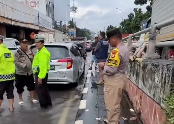 Pengemudi Ditemukan Tewas di Flyover Jelambar Saat Lalu Lintas Padat
