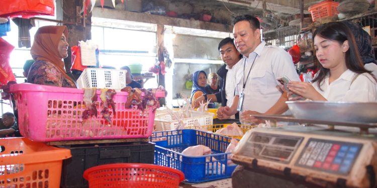 Ditreskrimsus PMJ Cek Harga dan Stok Sembako di Rawamangun