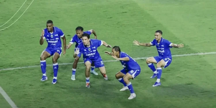 Persib Masih Kokoh di Puncak Usai Tekuk Malut United 2-0