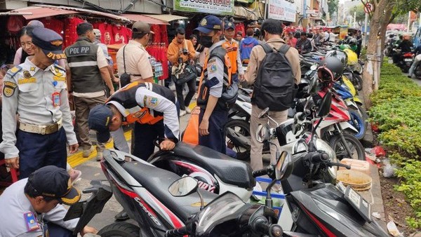 DPRD DKI Desak Sanksi Tegas Pelaku Parkir Liar