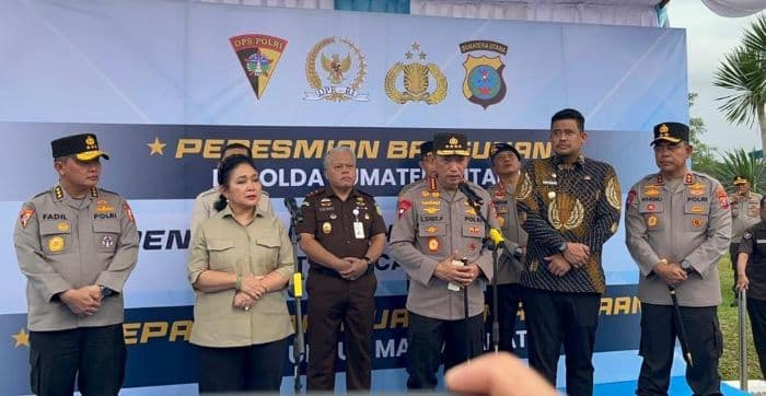 Kapolri Berangkatkan 22 Truk Bantuan untuk Korban Bencana di Aceh, Sumbar, dan Sumut