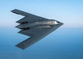 Bomber Siluman B-2 AS Jatuhkan Puluhan Bom dengan Target Peluncur Rudal Balistik
