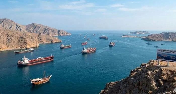 4 WNI Tewas dalam Insiden Terbakar & Tenggelamnya Kapal di Selat Hormuz