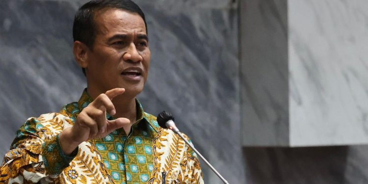 Amran Ancam Cabut Izin Produsen MinyaKita Bila Naikan Harga