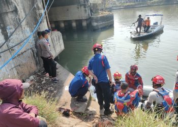 Tim SAR Ditpolairud PMJ Temukan Korban Tenggelam Setelah Sisir Sungai BKT Jakut
