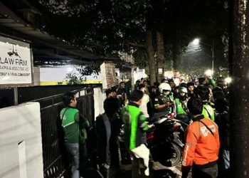 Ratusan Ojol Geruduk Markas Matel di Medan Sunggal